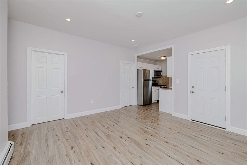 154 Mott St, Fall River MA 02721 photo 9