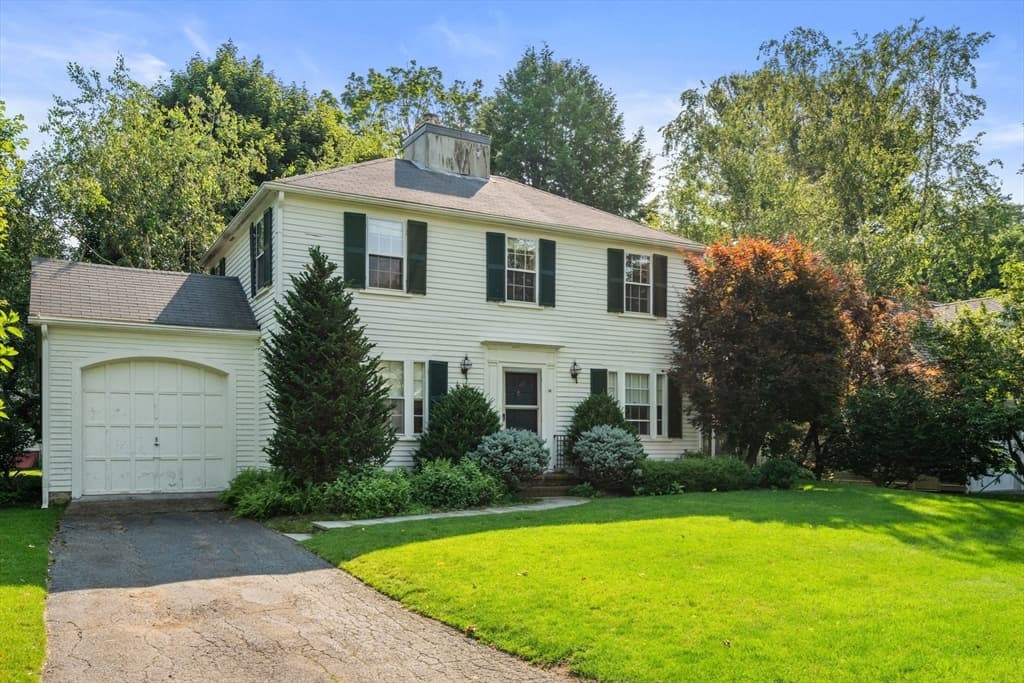 10 Wilde Rd, Wellesley MA 02481