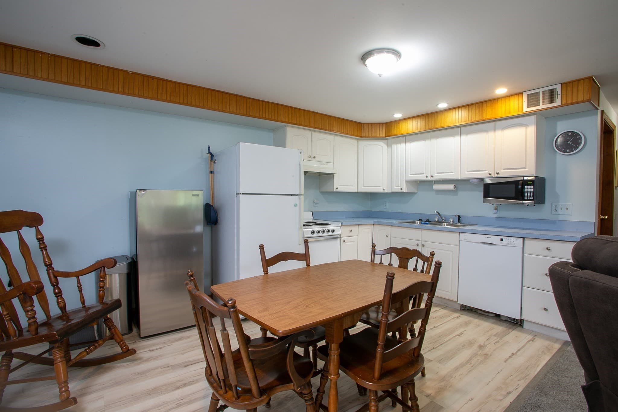 Single Family Residence at 335 North St, Cheshire MA 01225, photo 6 of 29