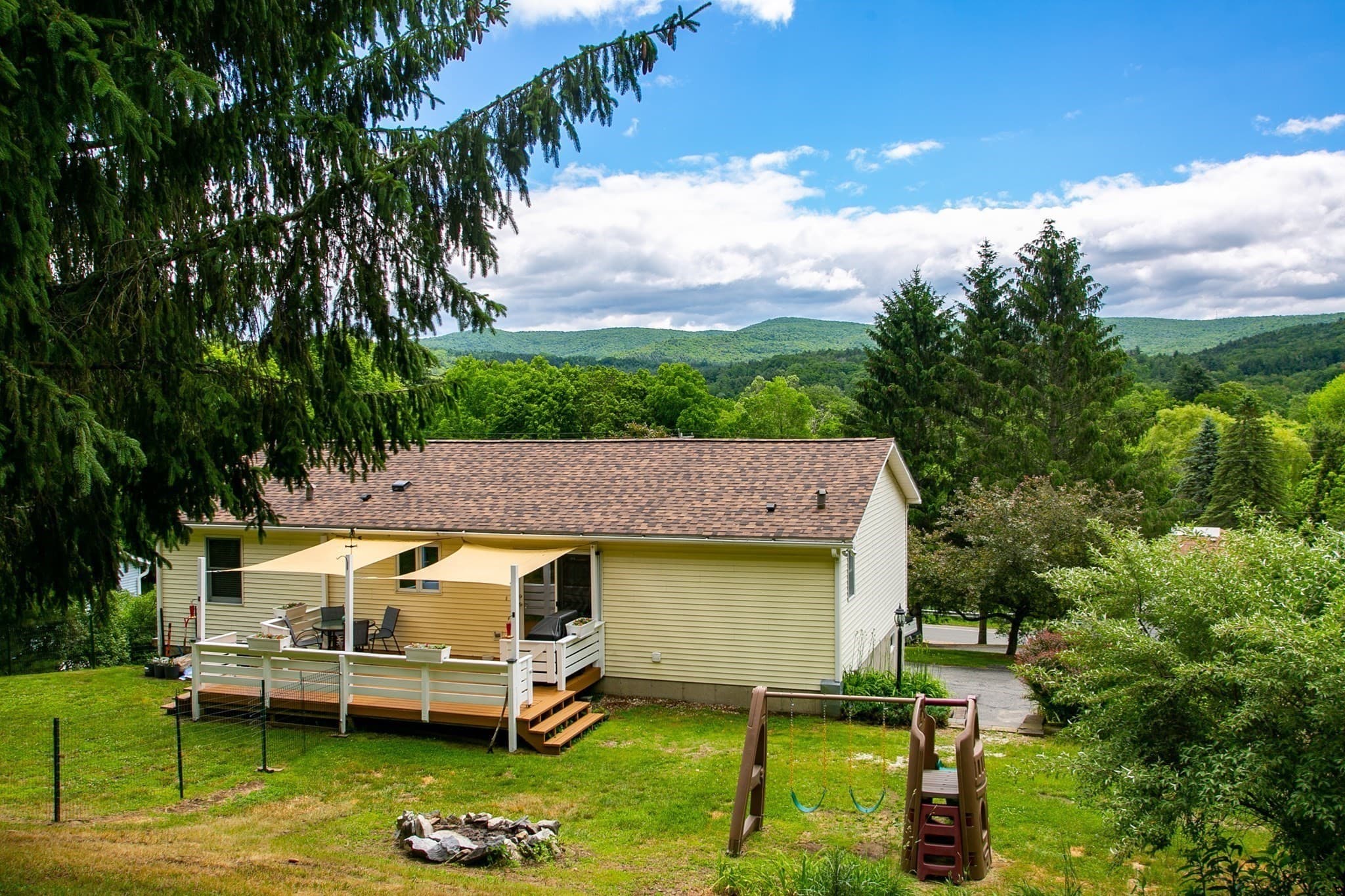335 North St, Cheshire MA 01225