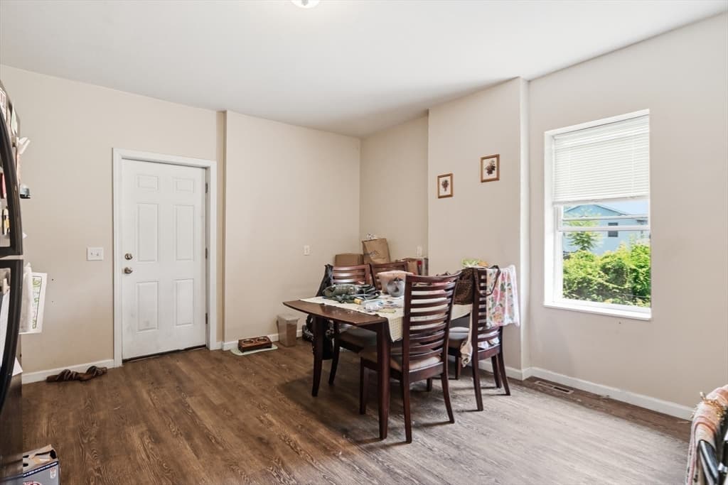 116-118 West St, Holyoke MA 01040 photo 20