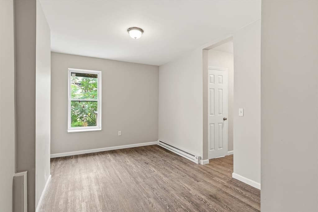 116-118 West St, Holyoke MA 01040 photo 10