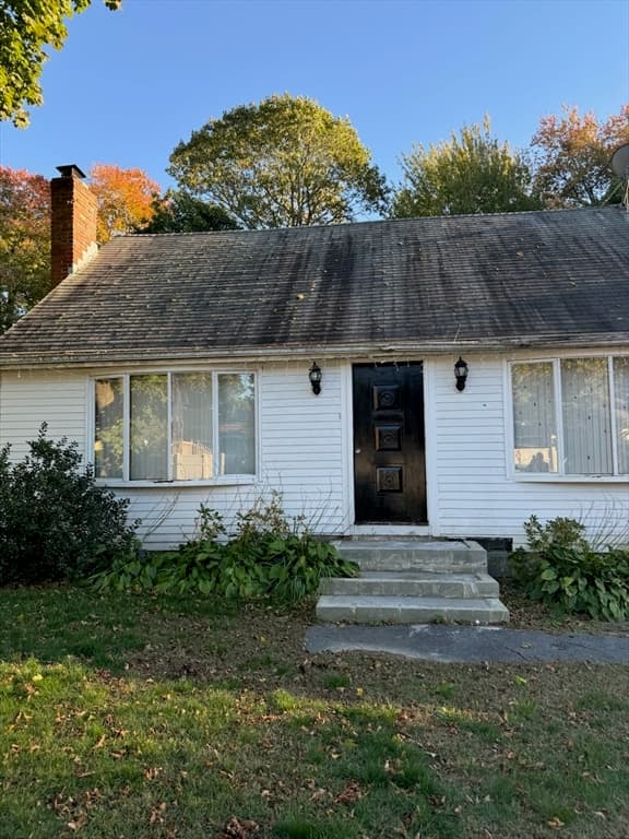 90 Sunset Ave, Brockton MA 02301
