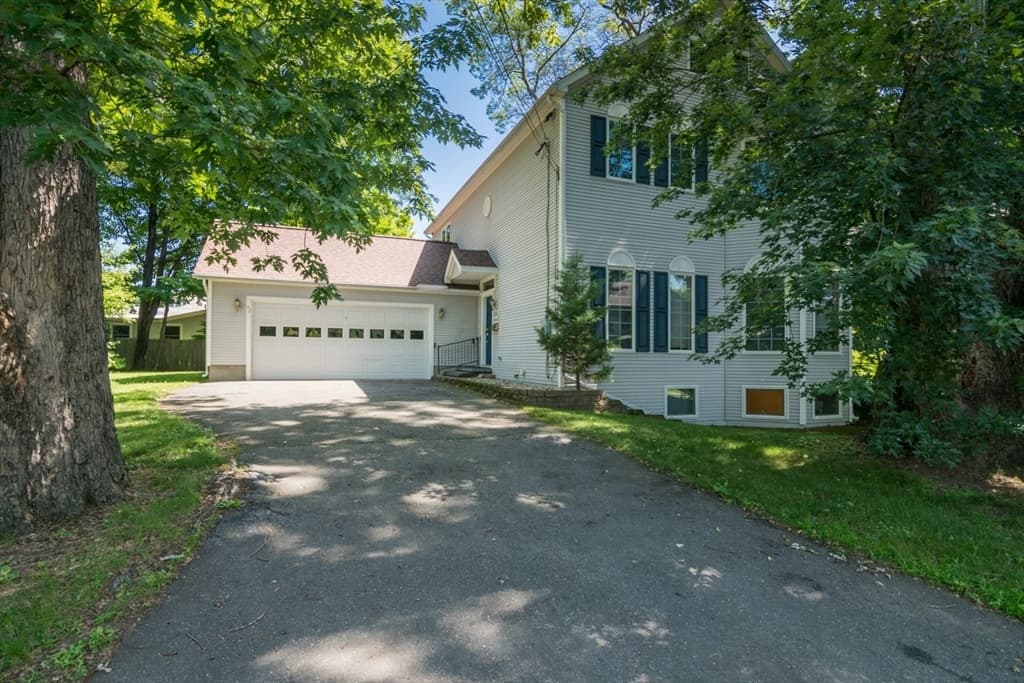 62 Fairview Ave, Northampton MA 01060 photo 2