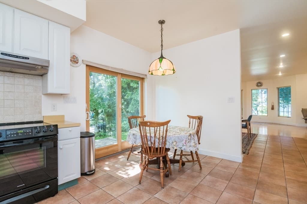 62 Fairview Ave, Northampton MA 01060 photo 13
