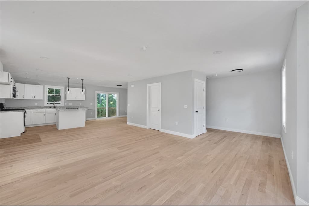 299 Quincy St, Building 3 # 1, Holbrook MA 02343 photo 6