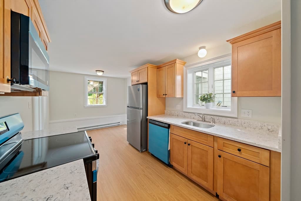 196 South Street # A, Hingham MA 02043 photo 10