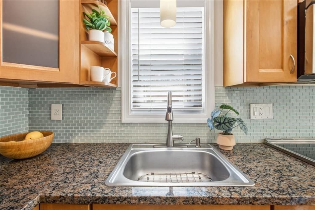 Condominium at 75 Bolton St # 75, Boston MA 02127, Boston, photo 9 of 25