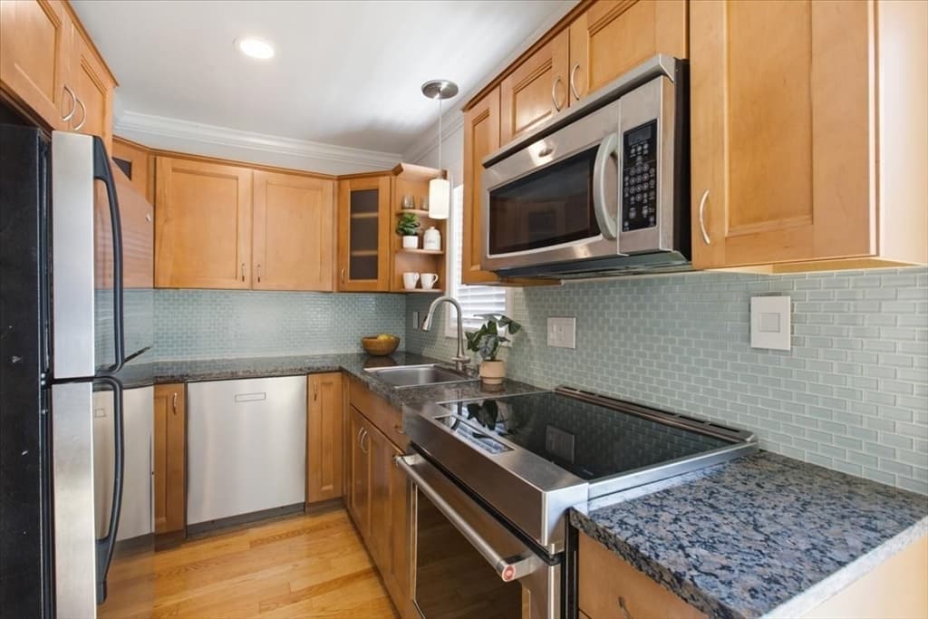 Condominium at 75 Bolton St # 75, Boston MA 02127, Boston, photo 10 of 25