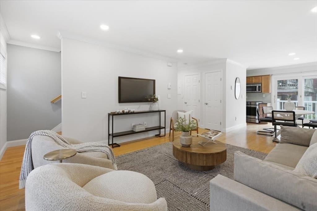Condominium at 75 Bolton St # 75, Boston MA 02127, Boston, photo 4 of 25