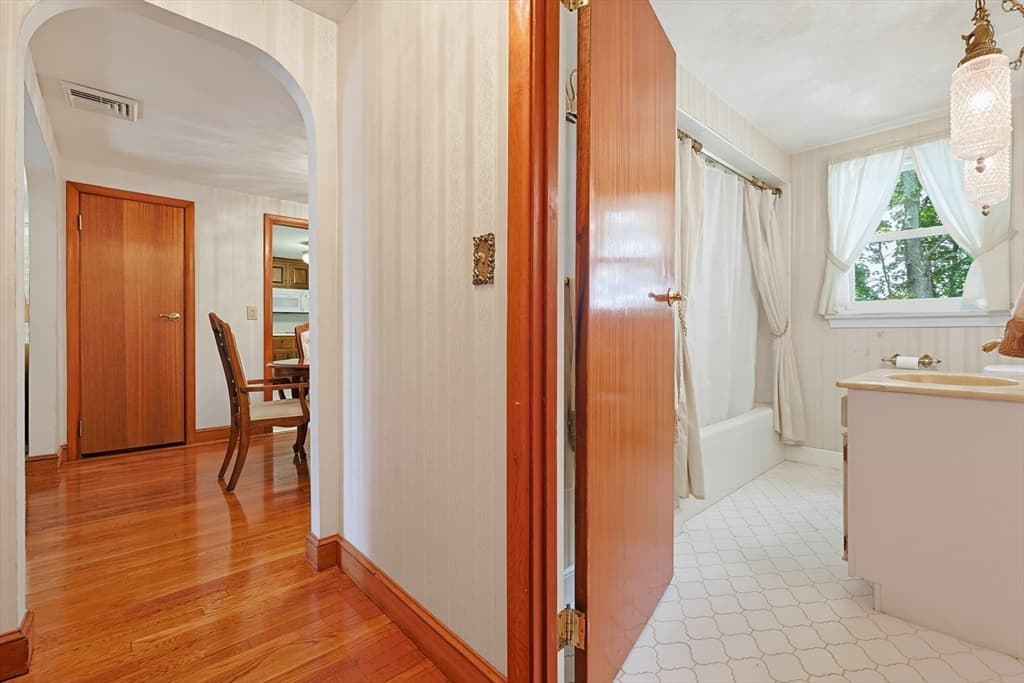 11 Preston St, Wakefield MA 01880 photo 17