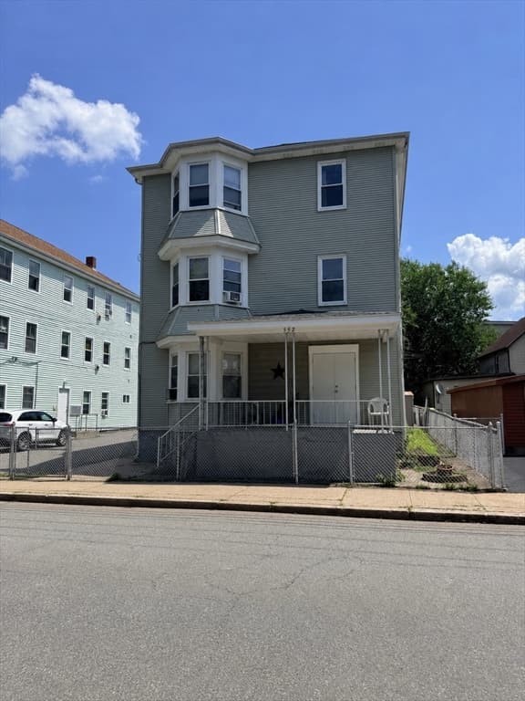 552 Alden St, Fall River MA 02723 photo 3