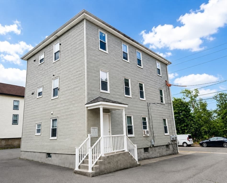 552 Alden St, Fall River MA 02723 photo 4