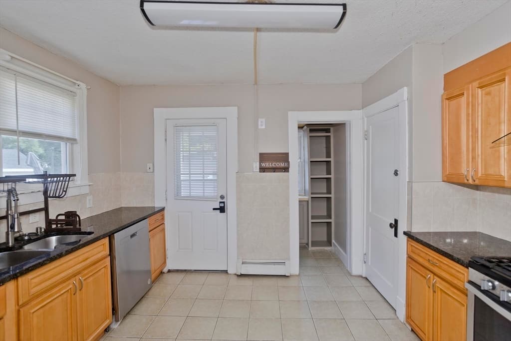 121 Dorset Street, Springfield MA 01008 photo 10
