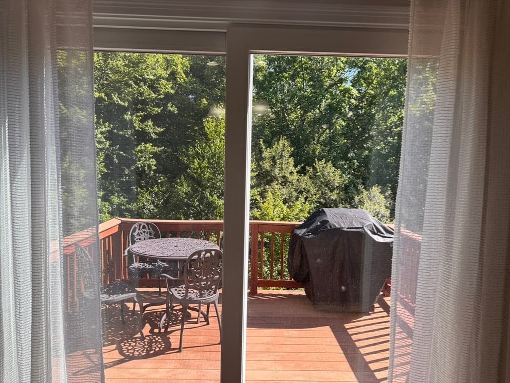 Condominium at 48 Tulip Cir # 48, Grafton MA 01560, Grafton, photo 13 of 29