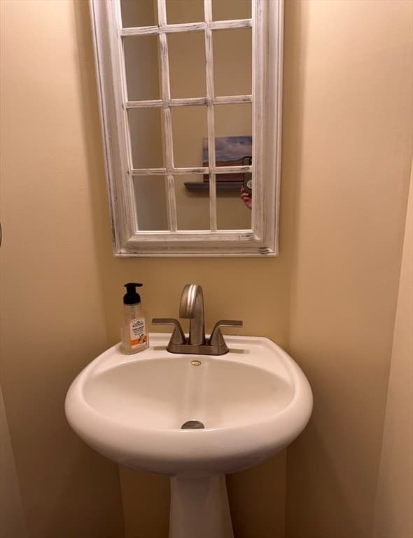 Condominium at 48 Tulip Cir # 48, Grafton MA 01560, Grafton, photo 14 of 29