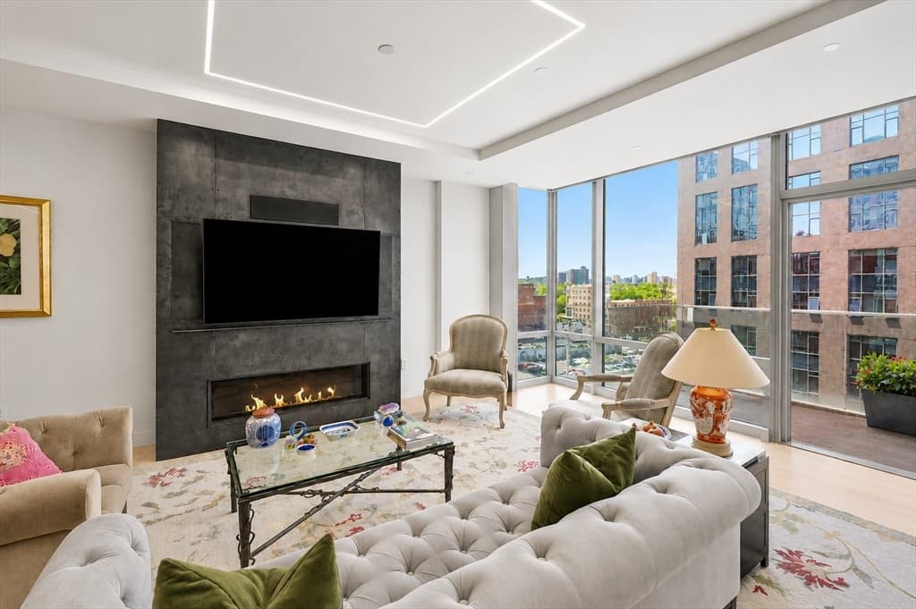 32 Traveler St # 701, Boston MA 02118