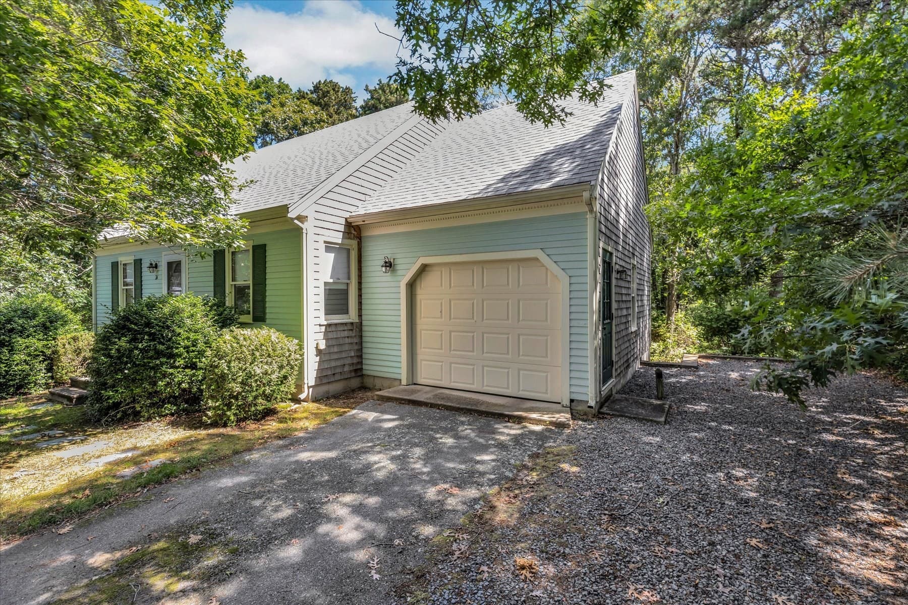 Single Family Residence at 26 Richard Rd, Yarmouth MA 02675, photo 2 of 31