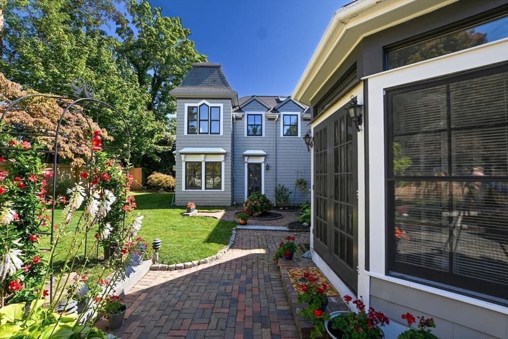 49 Hawthorn St, New Bedford MA 02740 photo 35
