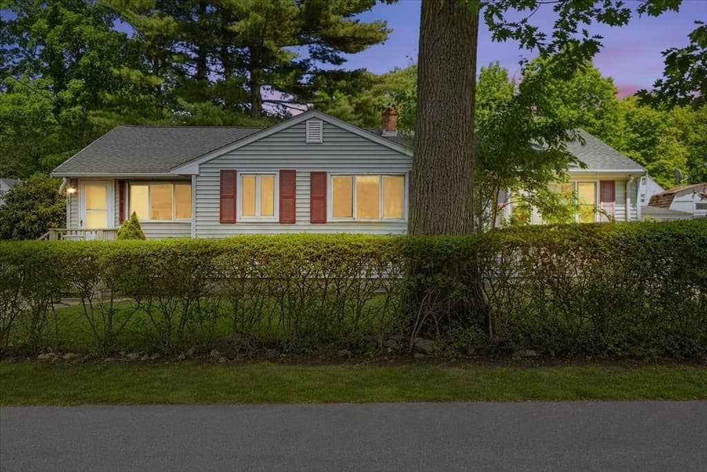 52 Jacob St, Brockton MA 02302 photo 2