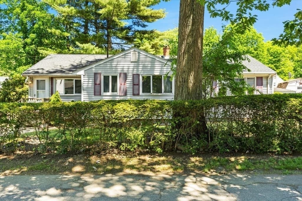 52 Jacob St, Brockton MA 02302 photo 3