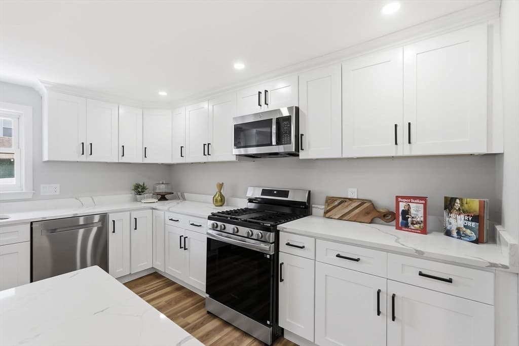 37 Campaw St, Lowell MA 01850 photo 26