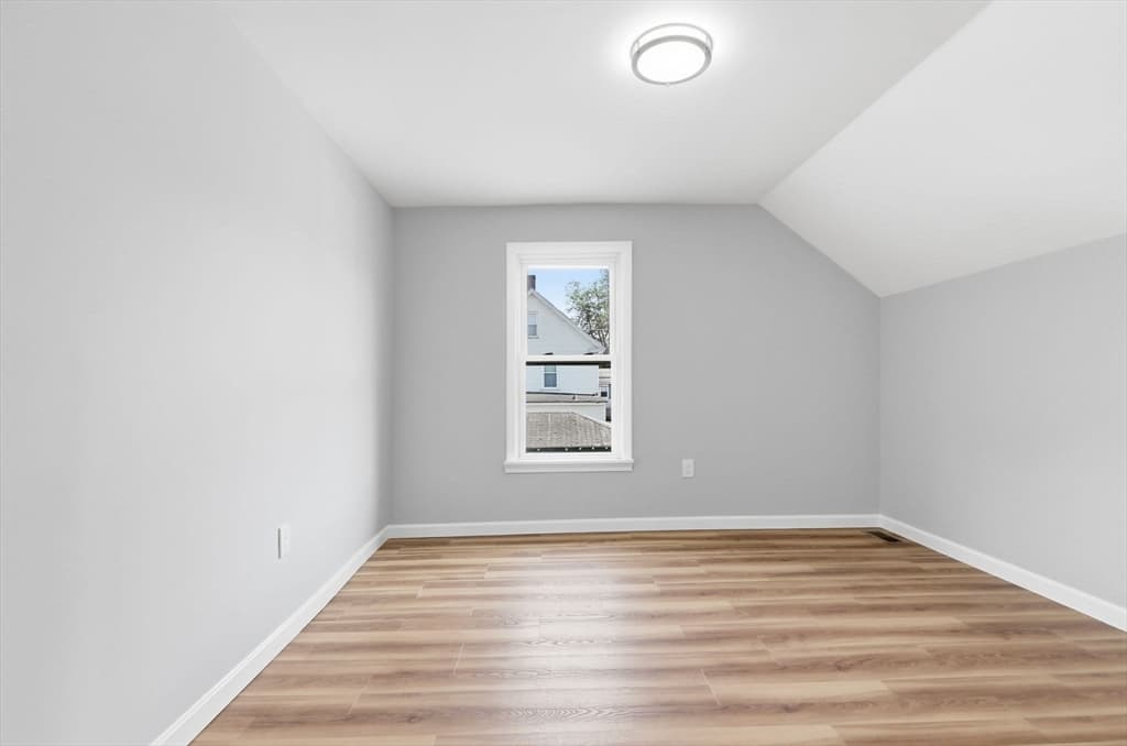 37 Campaw St, Lowell MA 01850 photo 34