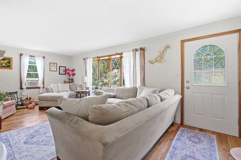 17 Day Ave, East Longmeadow MA 01028 photo 5