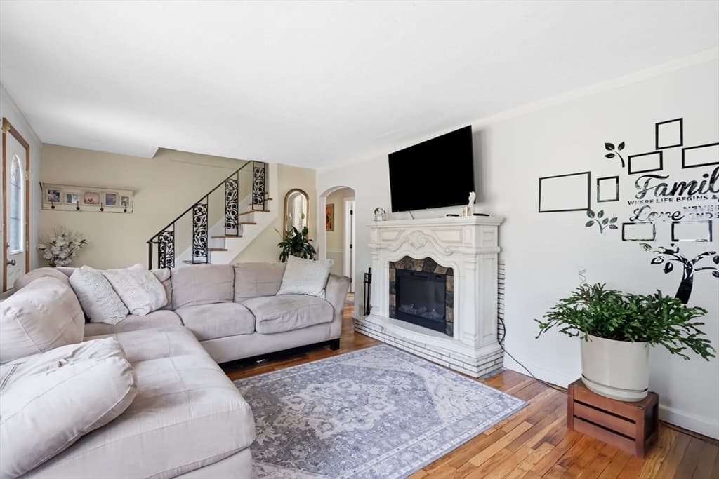 17 Day Ave, East Longmeadow MA 01028 photo 8