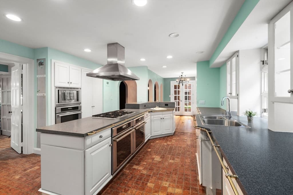 43 Monadnock Road, Wellesley MA 02481 photo 12