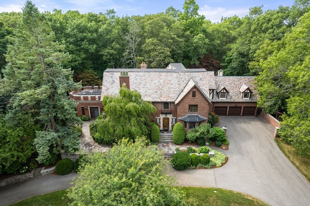 43 Monadnock Road, Wellesley MA 02481