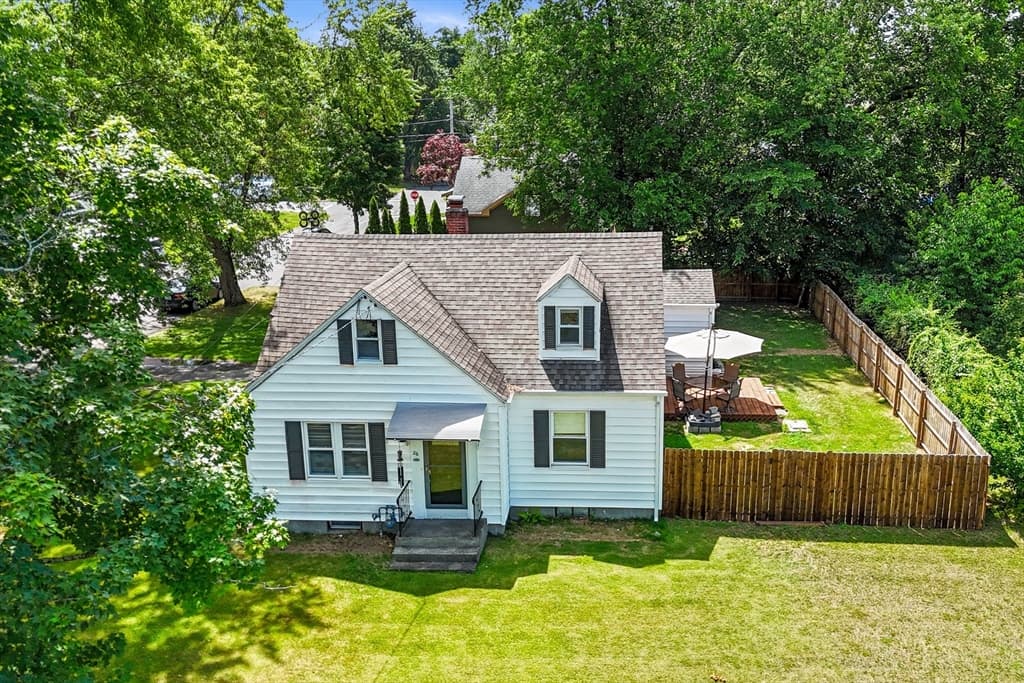 26 Thompson St, East Longmeadow MA 01028