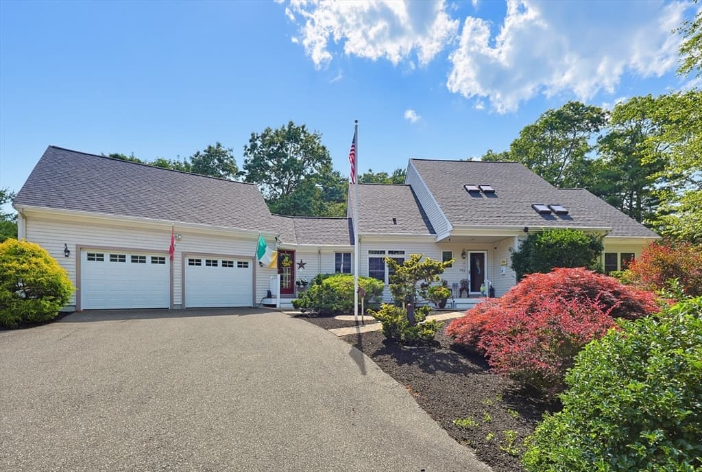 119 North St, Mattapoisett MA 02739