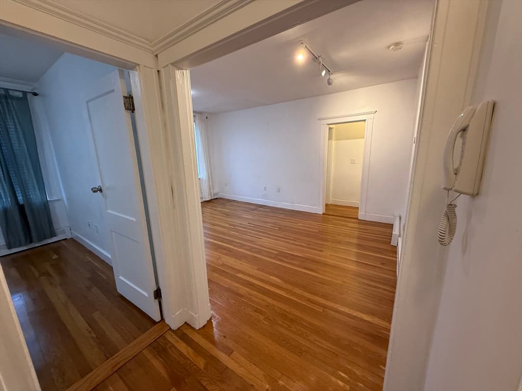 Condominium at 32 Ransom Rd # 11, Boston MA 02135, Boston, photo 6 of 15