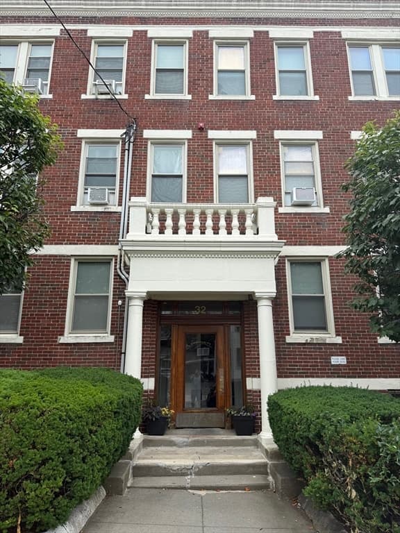 32 Ransom Rd # 11, Boston MA 02135