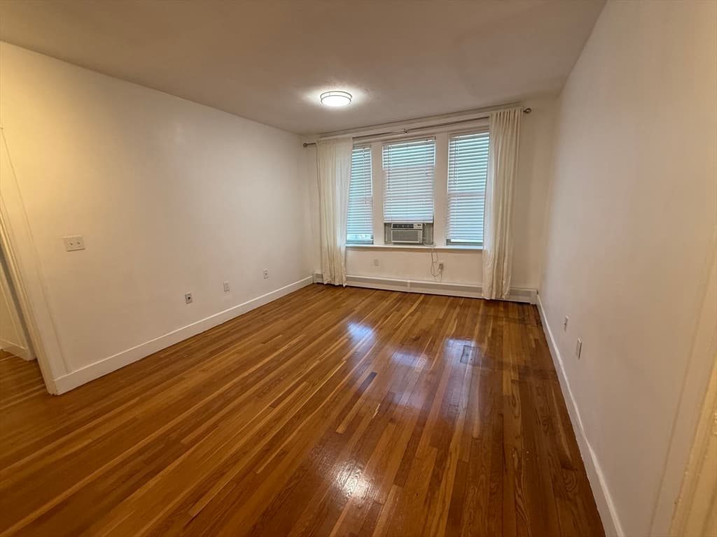 Condominium at 32 Ransom Rd # 11, Boston MA 02135, Boston, photo 9 of 15