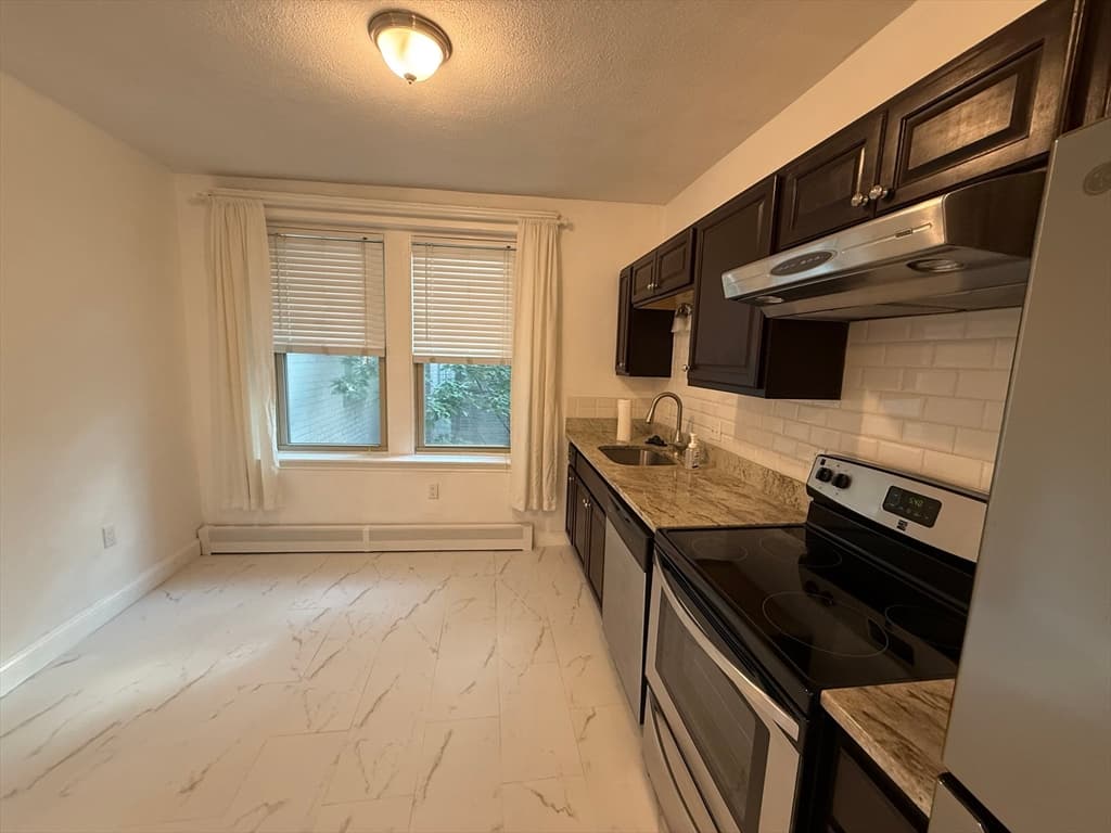 Condominium at 32 Ransom Rd # 11, Boston MA 02135, Boston, photo 8 of 15