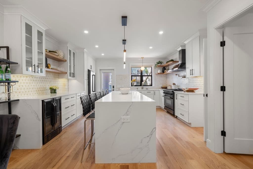Single Family Residence at 181 I Street, Boston MA 02127, Boston, photo 6 of 31