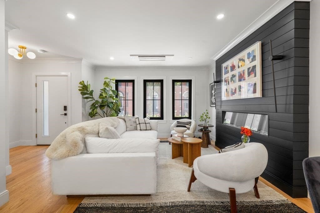 Single Family Residence at 181 I Street, Boston MA 02127, Boston, photo 3 of 31