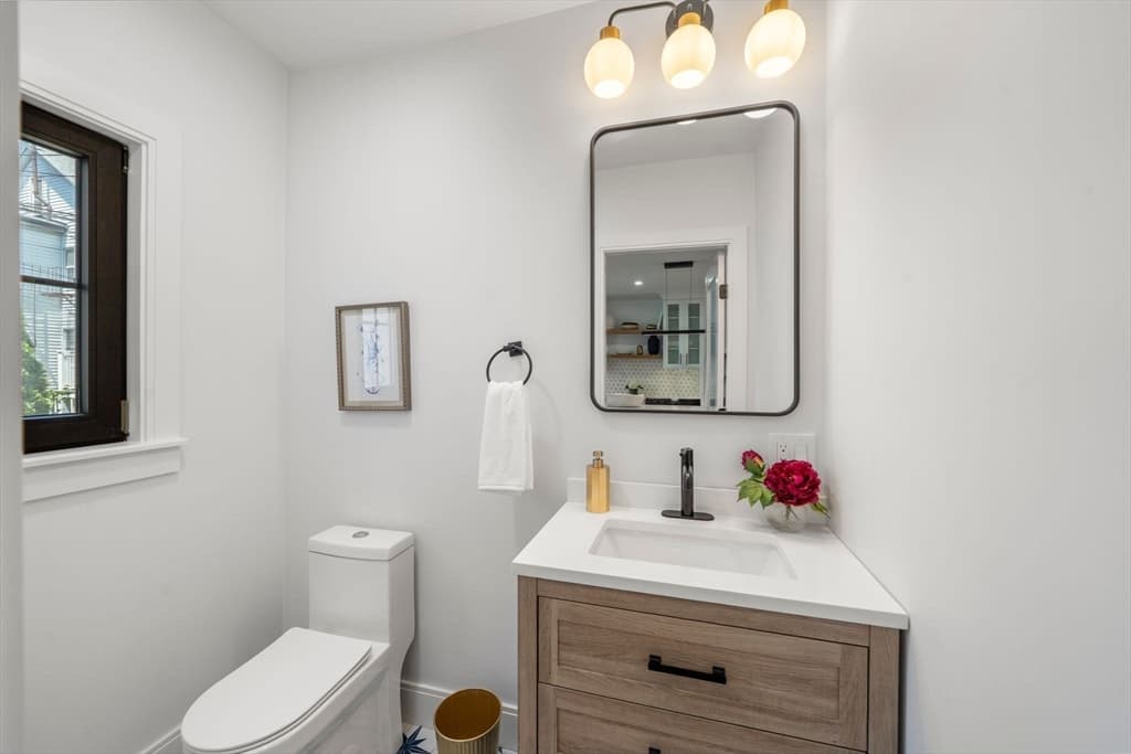 Single Family Residence at 181 I Street, Boston MA 02127, Boston, photo 9 of 31