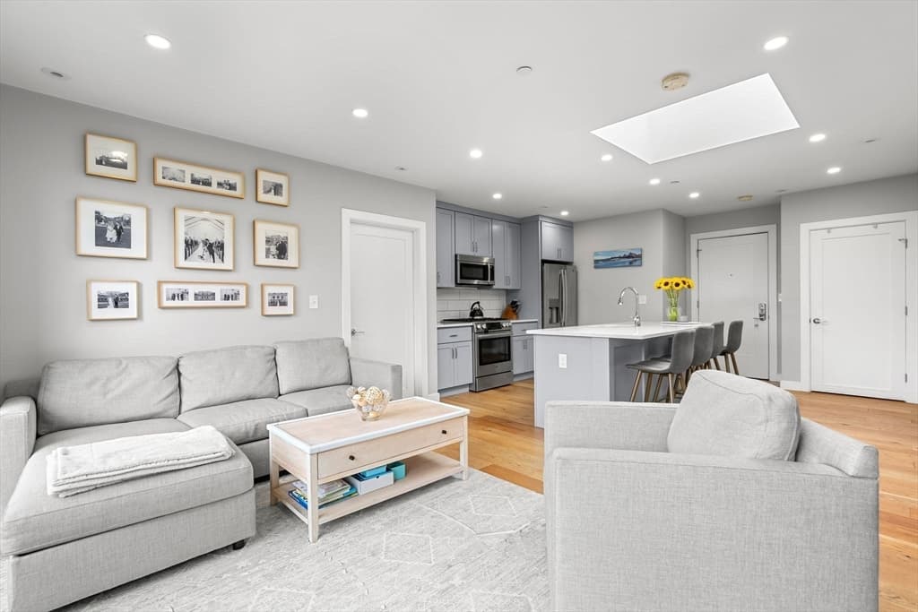 Condominium at 10 Everett St # 402, Boston MA 02128, Boston, photo 6 of 18