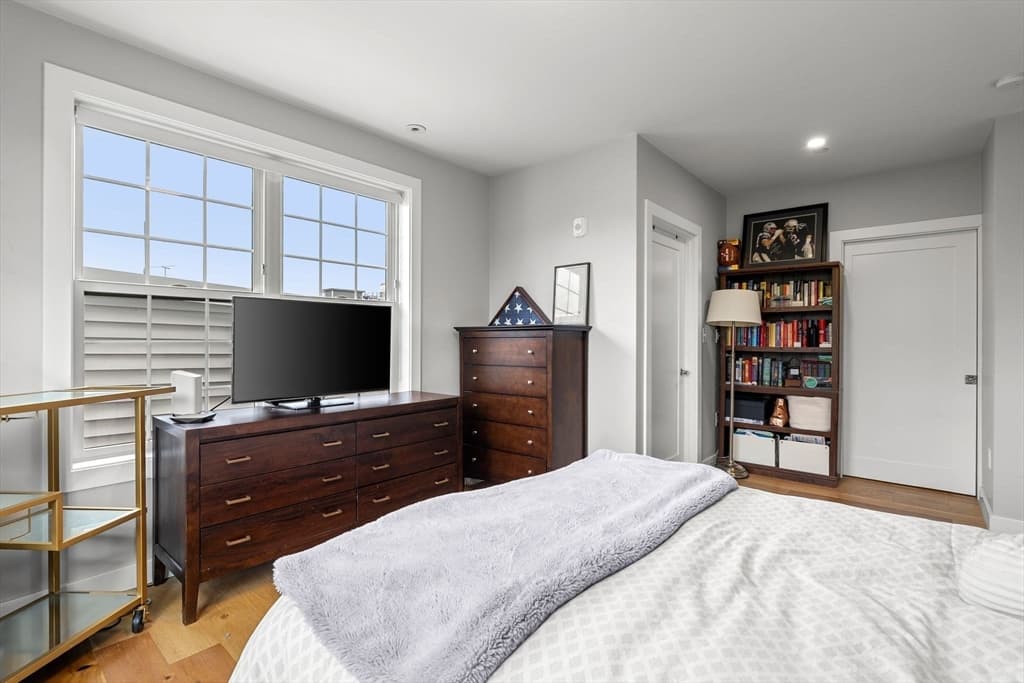 Condominium at 10 Everett St # 402, Boston MA 02128, Boston, photo 7 of 18