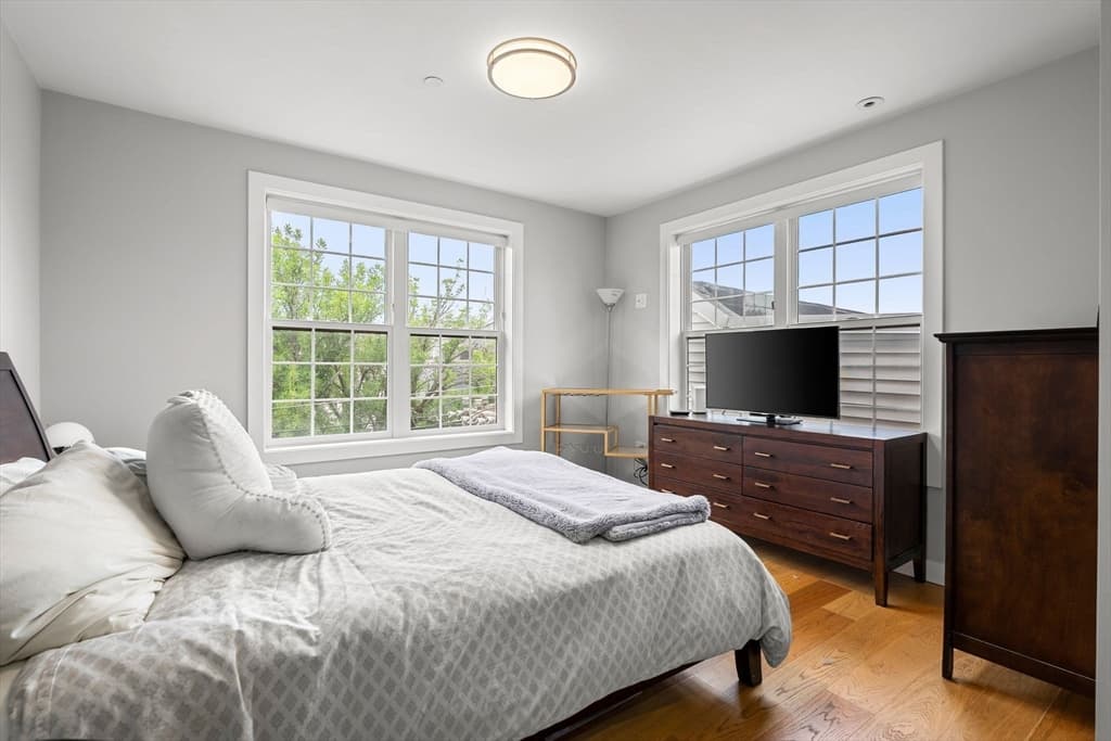 Condominium at 10 Everett St # 402, Boston MA 02128, Boston, photo 8 of 18