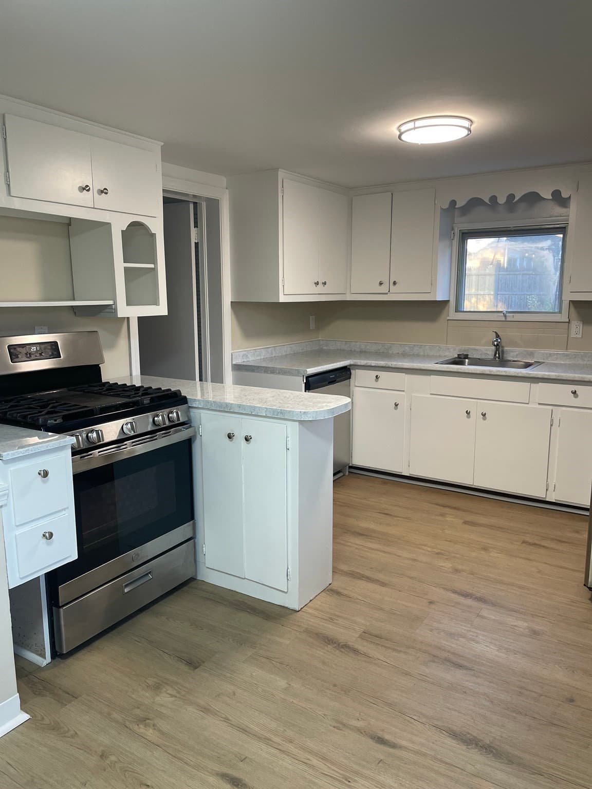 Single Family Residence at 8 Laurier Ave, Attleboro MA 02703, photo 2 of 15