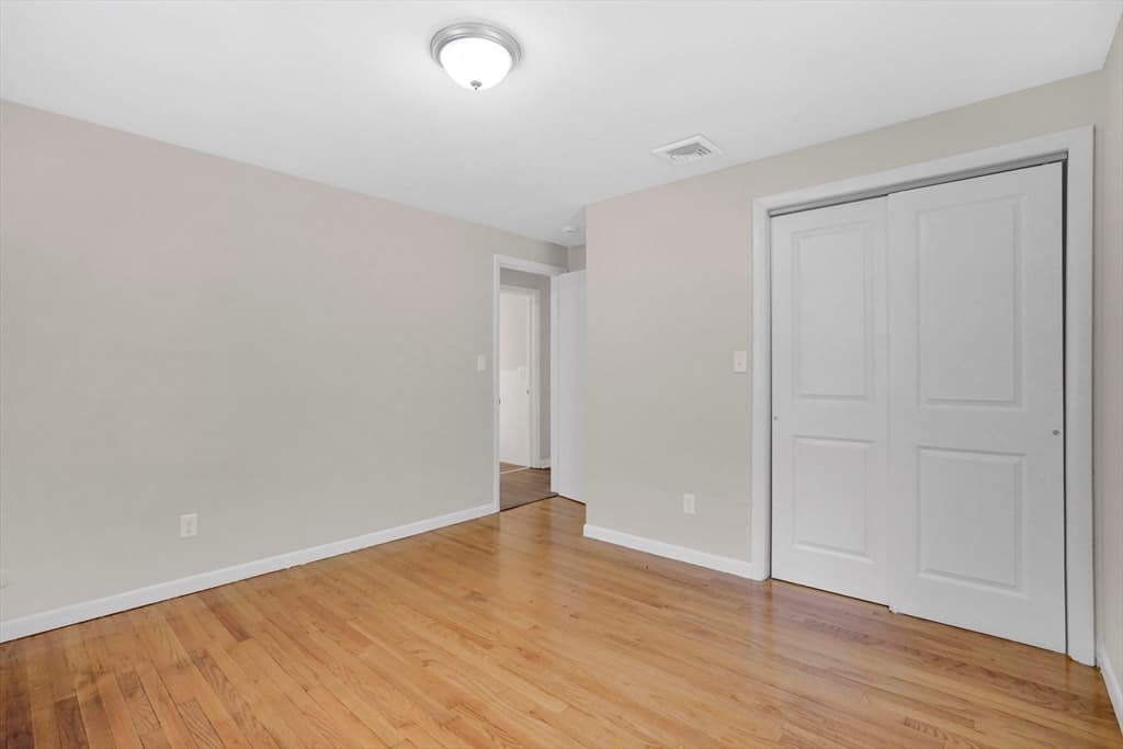 85 Bircham St, Springfield MA 01104 photo 20