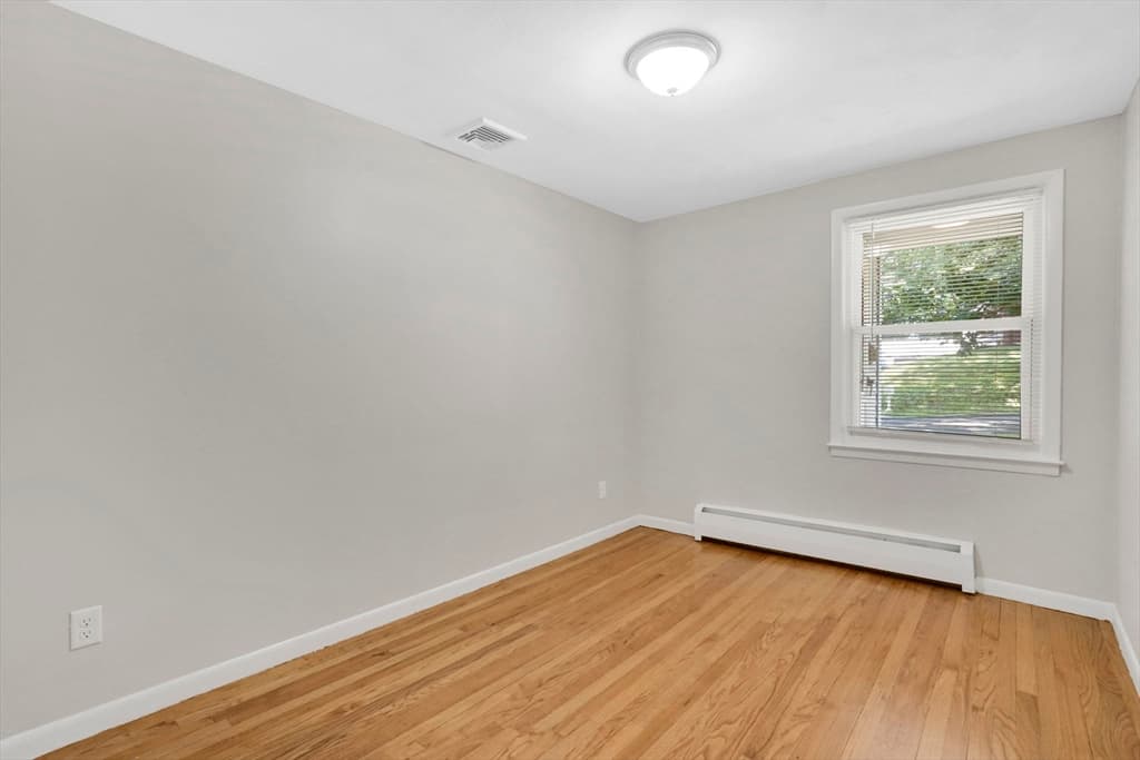 85 Bircham St, Springfield MA 01104 photo 21