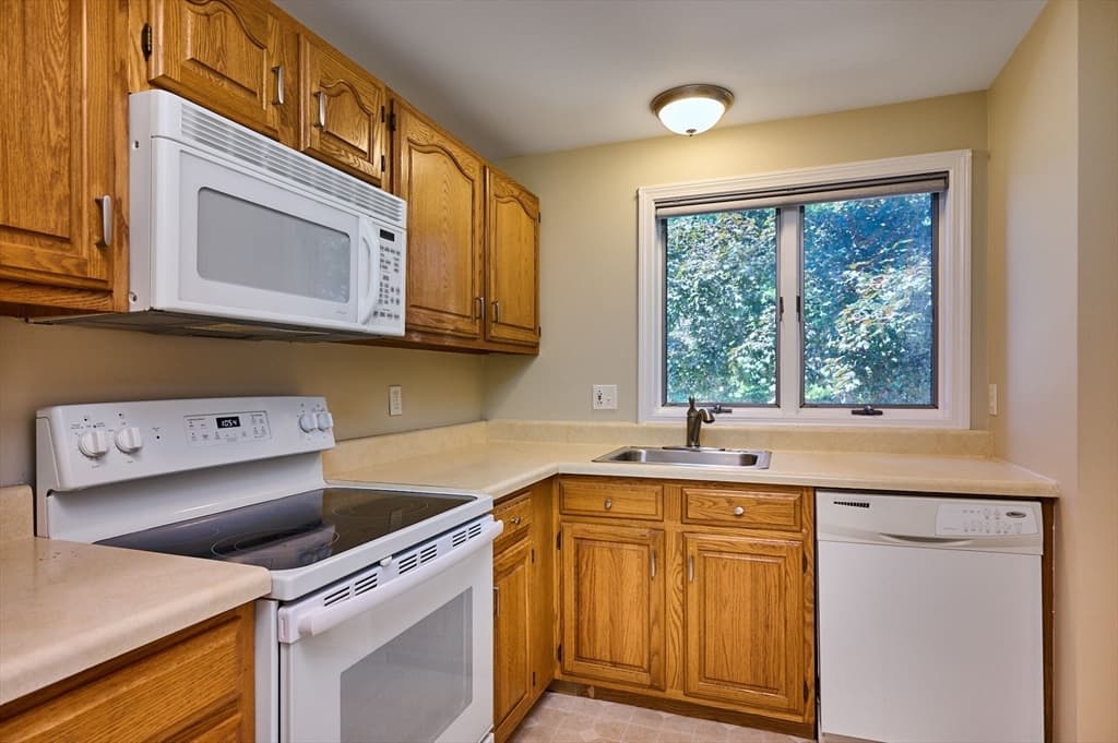 575 Bridge Rd # 4, Northampton MA 01062 photo 7