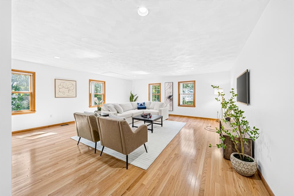 35 Brentwood Rd, Woburn MA 01801 photo 16