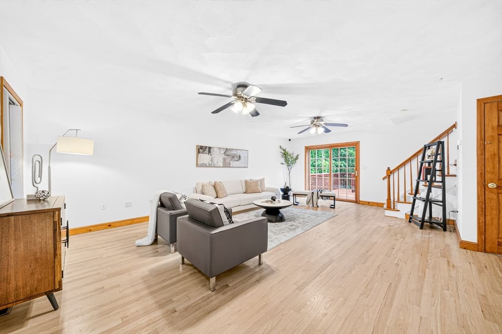 35 Brentwood Rd, Woburn MA 01801 photo 3