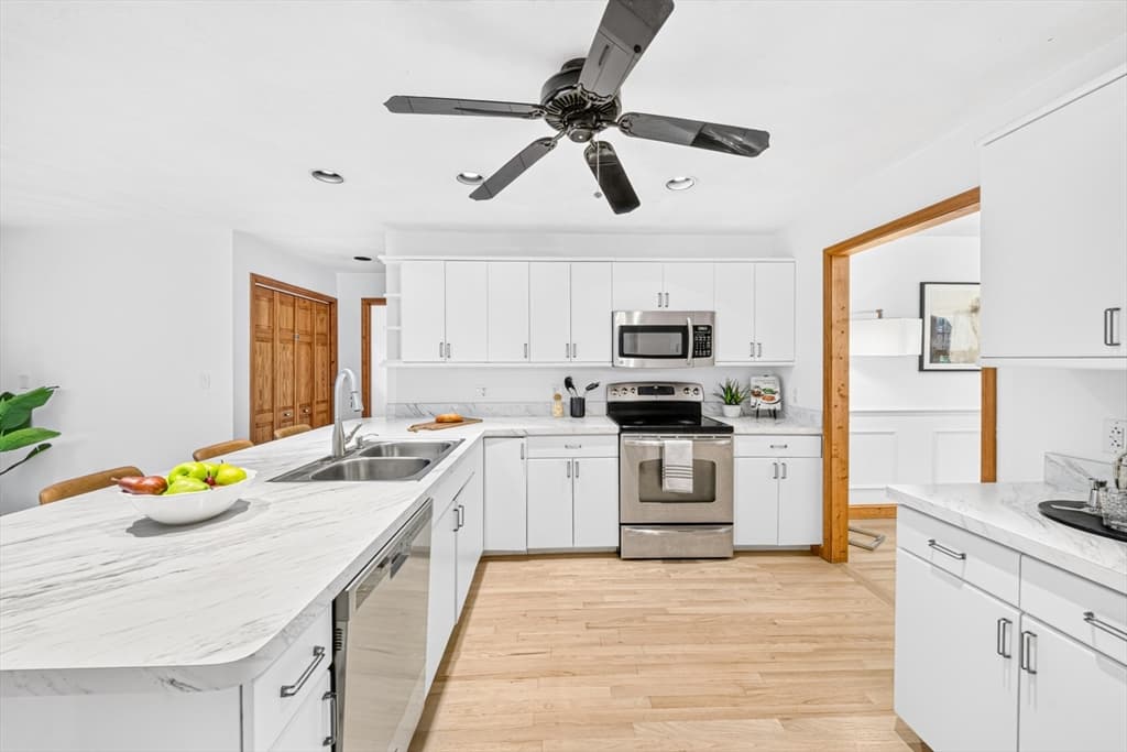35 Brentwood Rd, Woburn MA 01801 photo 9
